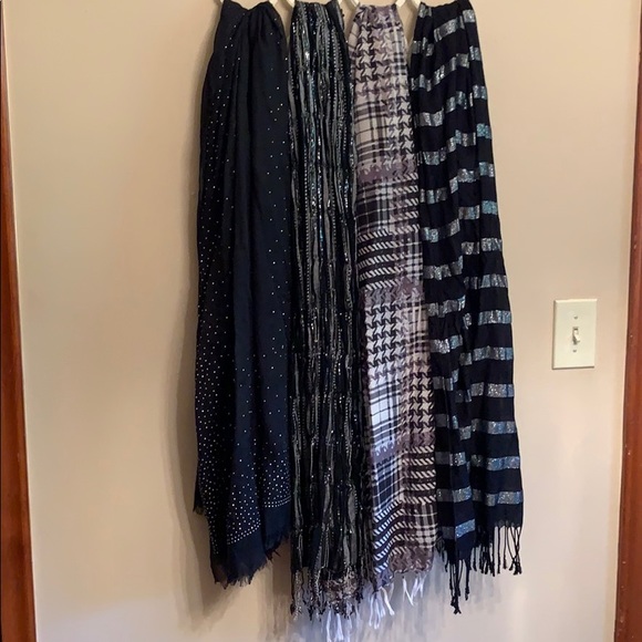 Lot of 4 Black/white/silver Scarves - Picture 4 of 4